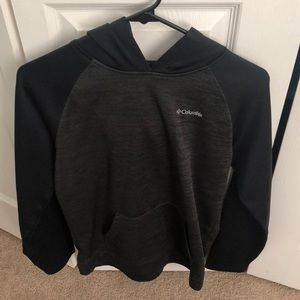 Long sleeve hooded Columbia Sweater